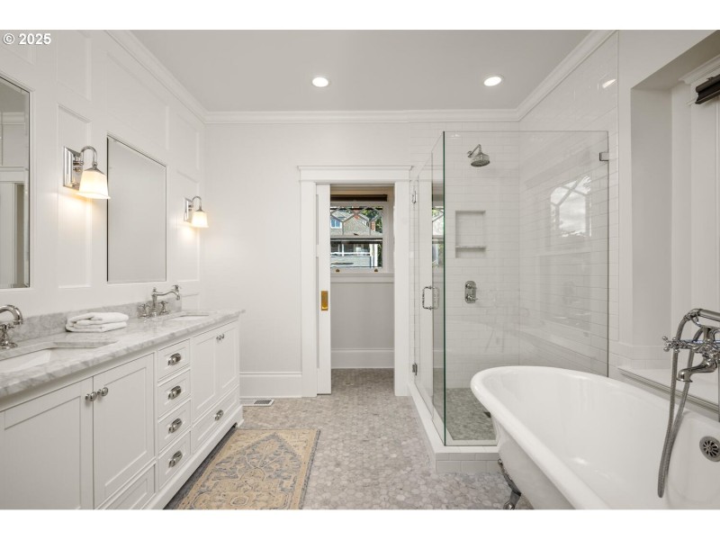 Owner's Suite Bathroom