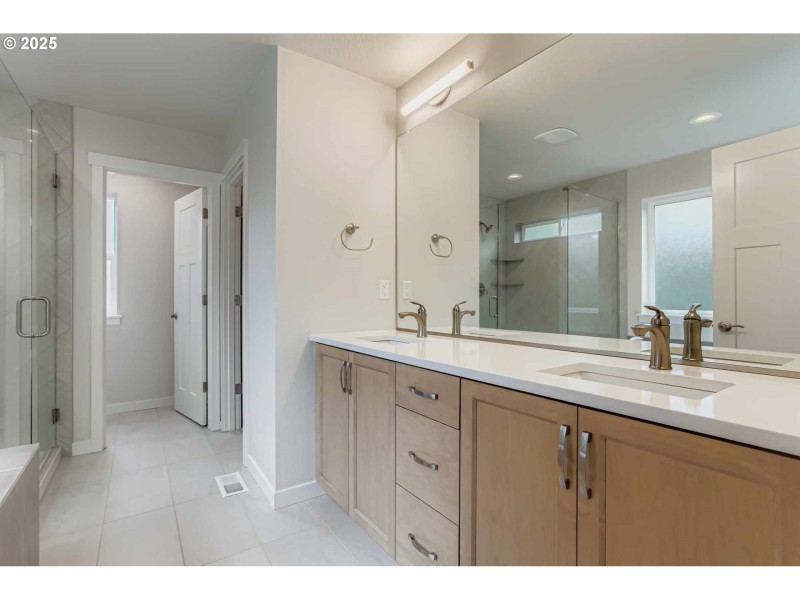 Bedroom, Owner's Suite