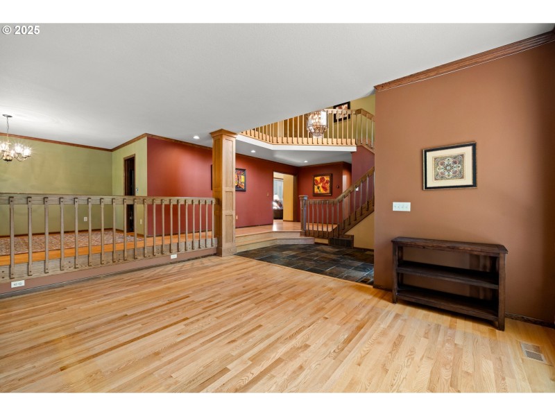 Living Room/Entrance