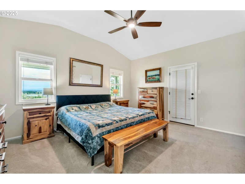Bedroom, Primary