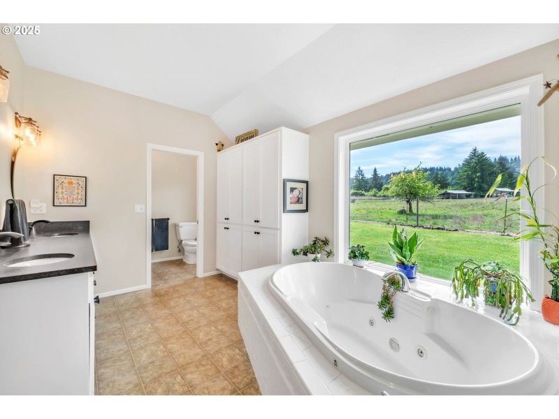 Bathroom, Attached