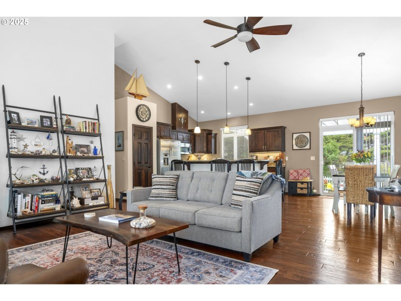 Living Room/Dining Room