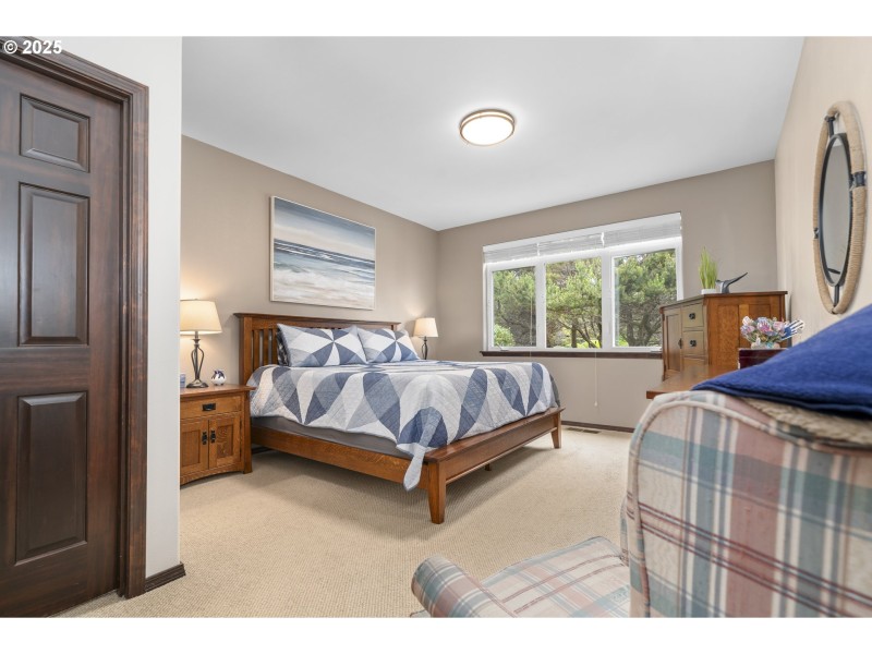 Bedroom, Primary