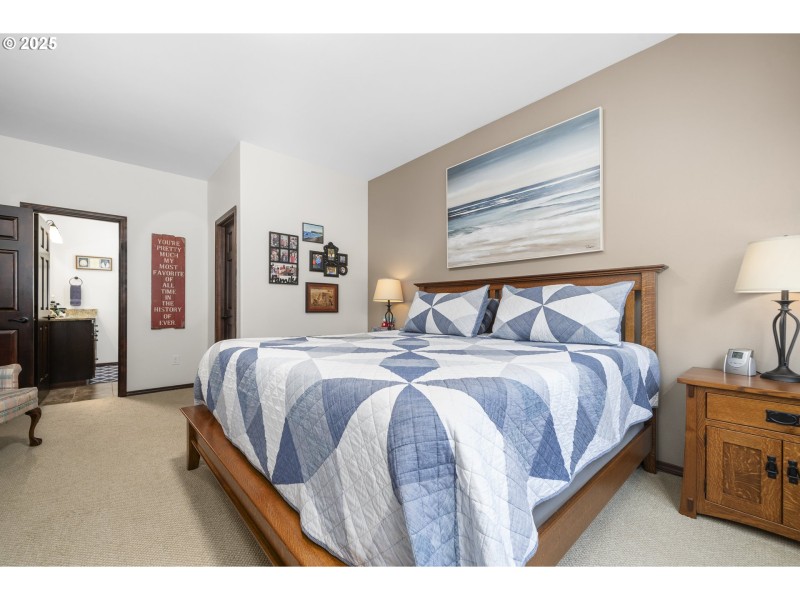 Bedroom, Primary