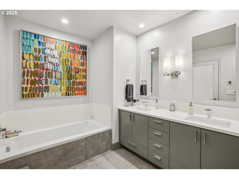 Owner's Suite Bathroom