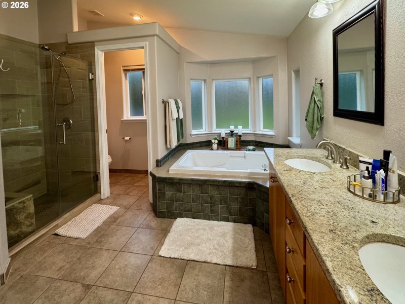 Owner's Suite Bathroom