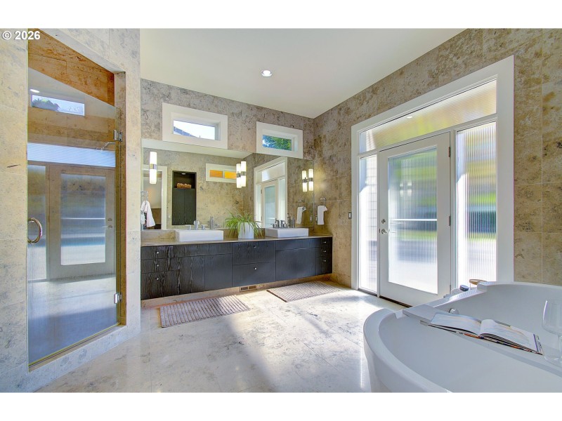 Owner's Suite Bathroom