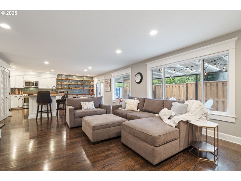 Living Room/Dining Room