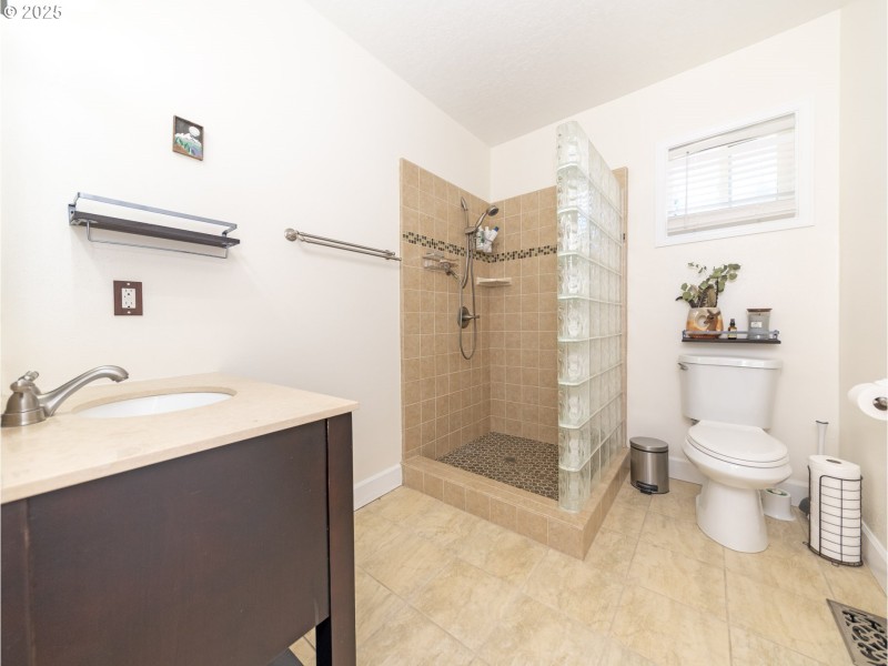 Owner's Suite Bathroom