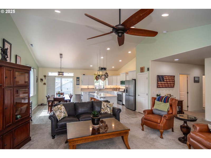 Living Room/Dining Room