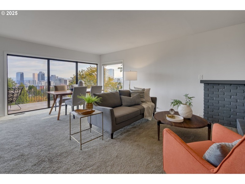 Living Room/Dining Room