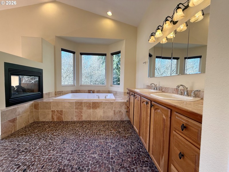 Owner's Suite Bathroom