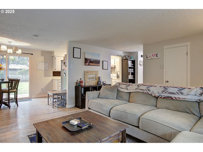 Living Room/Dining Room