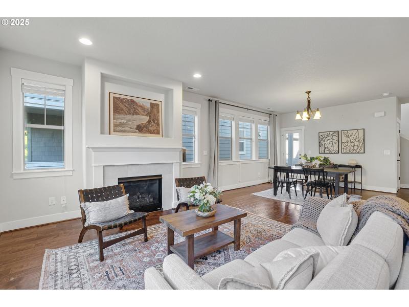 Living Room/Dining Room