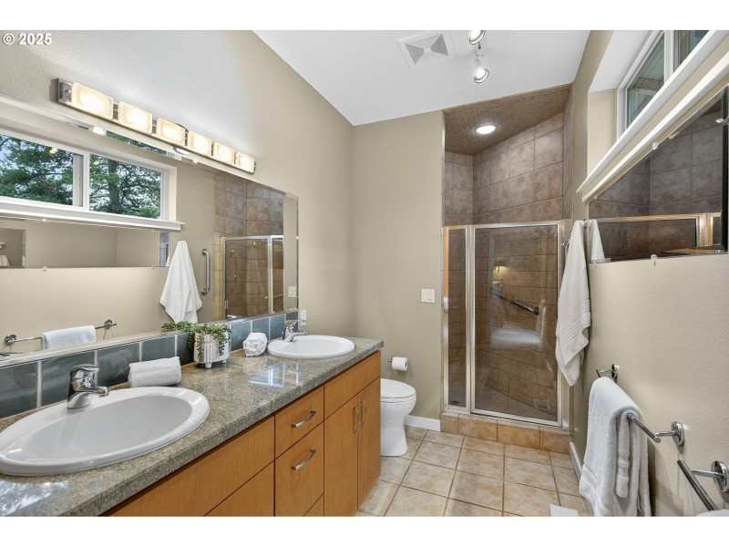 Bedroom, Owner's Suite