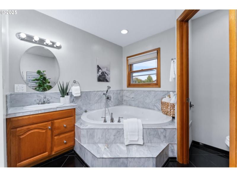 Owner's Suite Bathroom