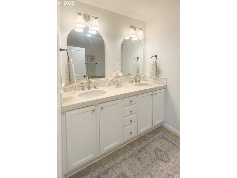 Owner's Suite Bathroom