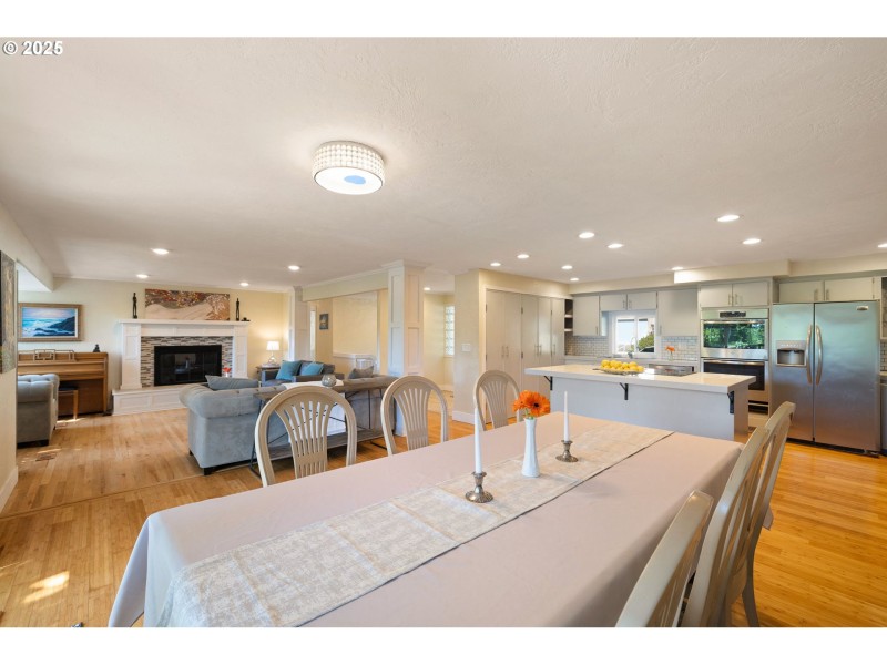 Living Room/Dining Room