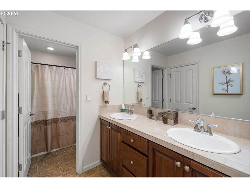 Owner's Suite Bathroom