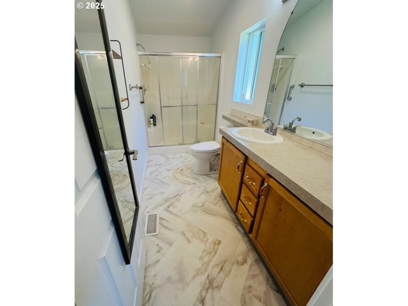 Bathroom, Attached