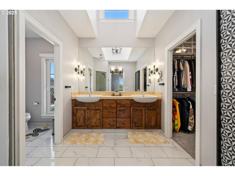 Owner's Suite Bathroom