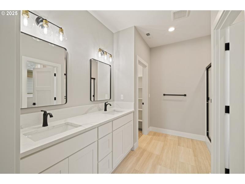 Owner's Suite Bathroom