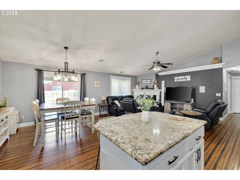 Kitchen/Living Room