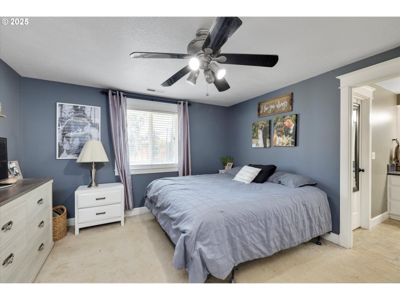 Bedroom, Primary