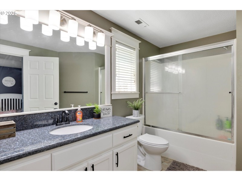 Bathroom, Attached