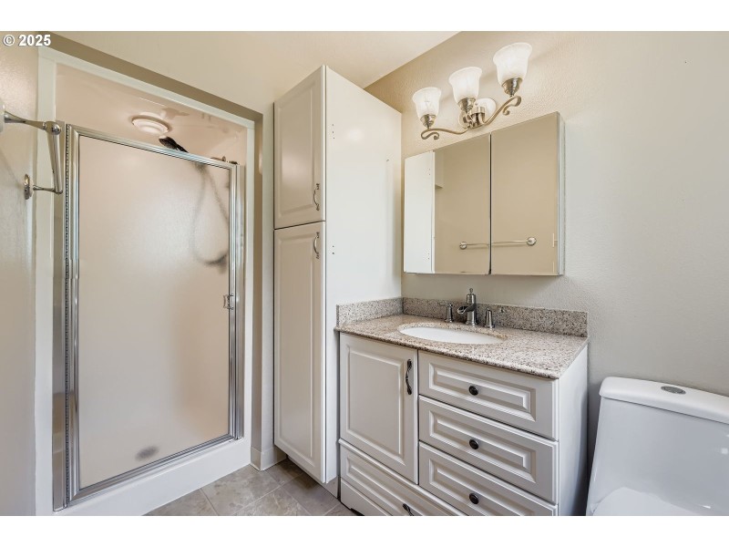 Bedroom, Owner's Suite