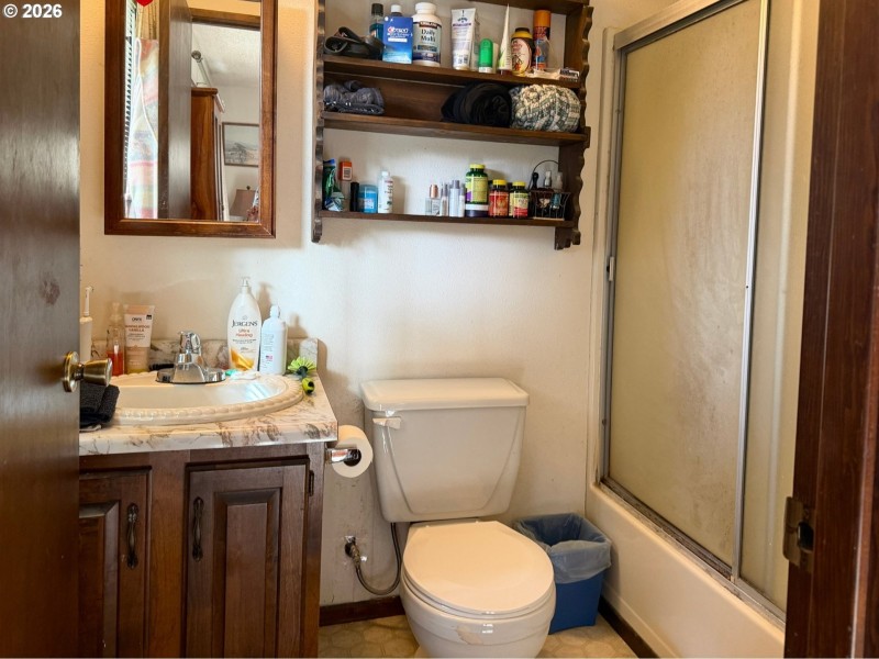 Bathroom, Attached