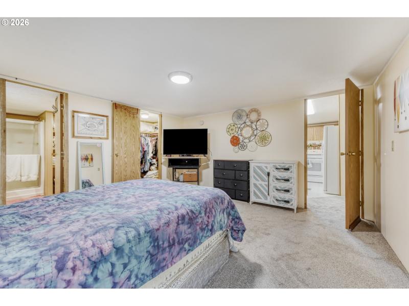 Bedroom, Owner's Suite