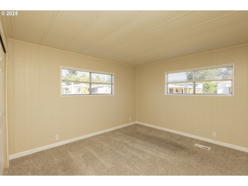 Bedroom, Primary
