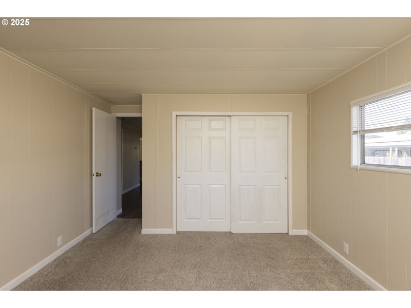 Bedroom, Primary