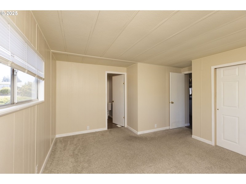 Bedroom, Primary