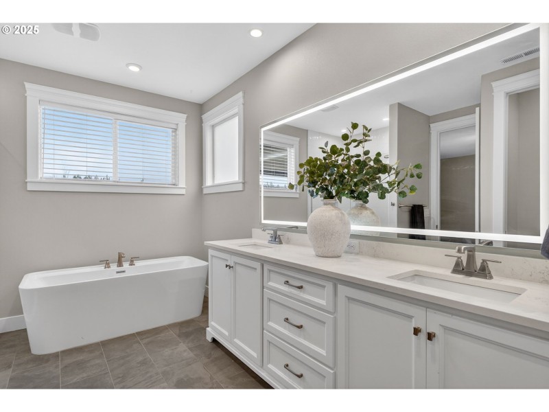 Owner's Suite Bathroom