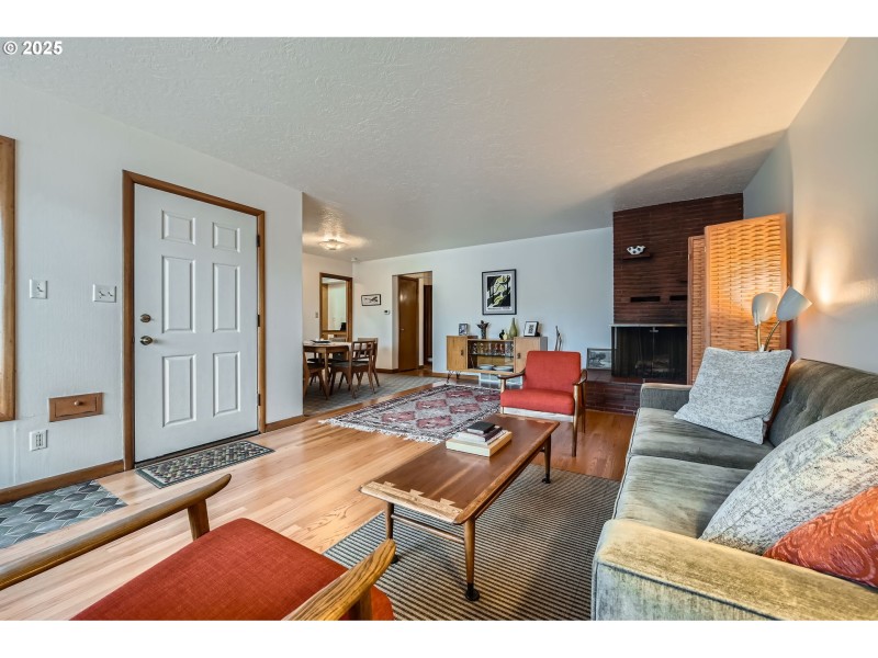 Living Room/Dining Room