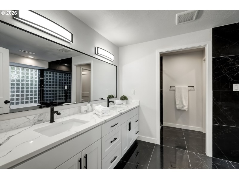 Owner's Suite Bathroom