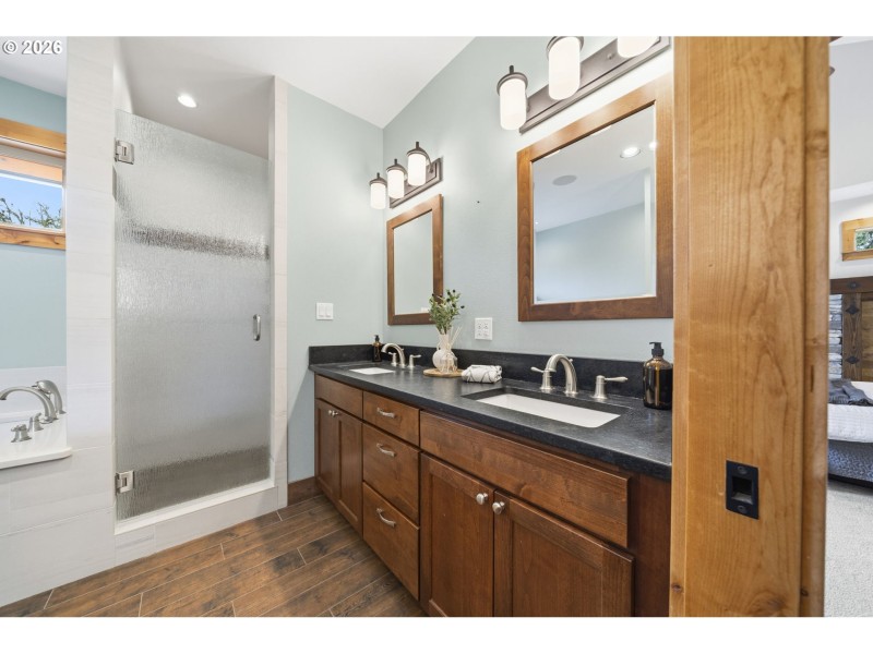 Owner's Suite Bathroom