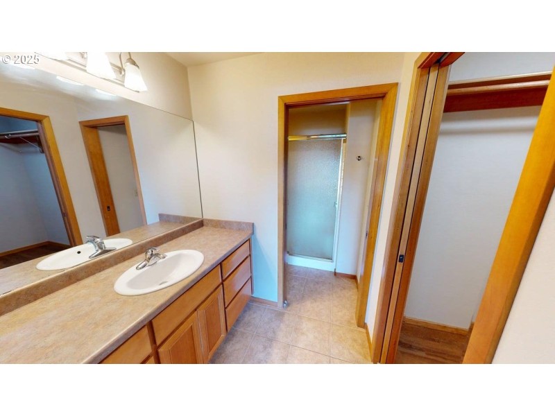 Owner's Suite Bathroom