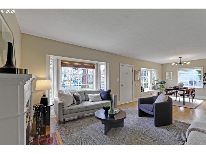 Living Room/Dining Room