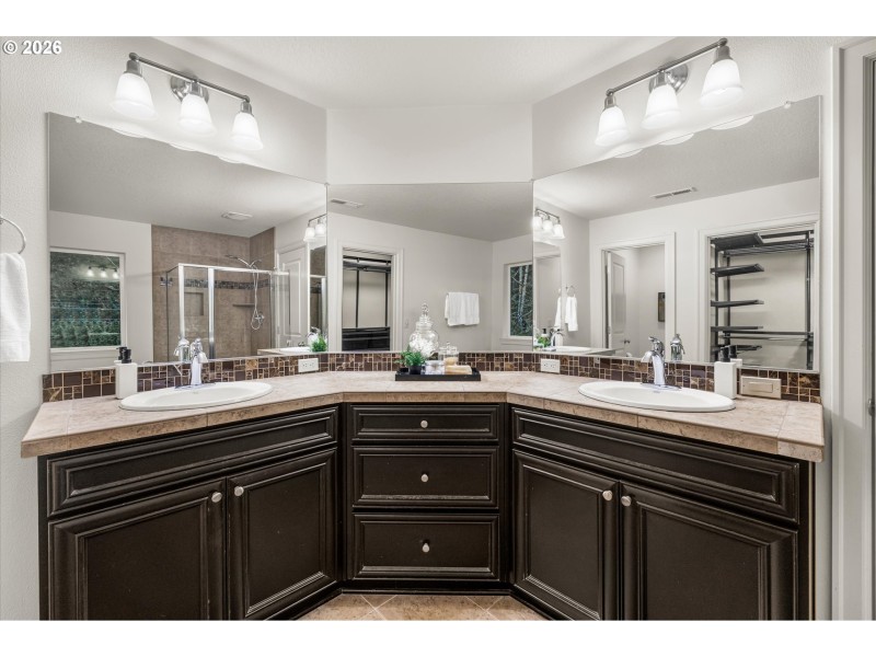 Owner's Suite Bathroom