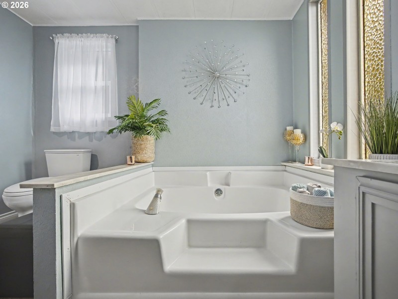 Owner's Suite Bathroom