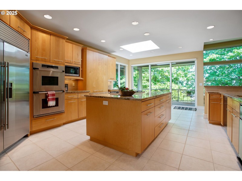 Kitchen/Outside