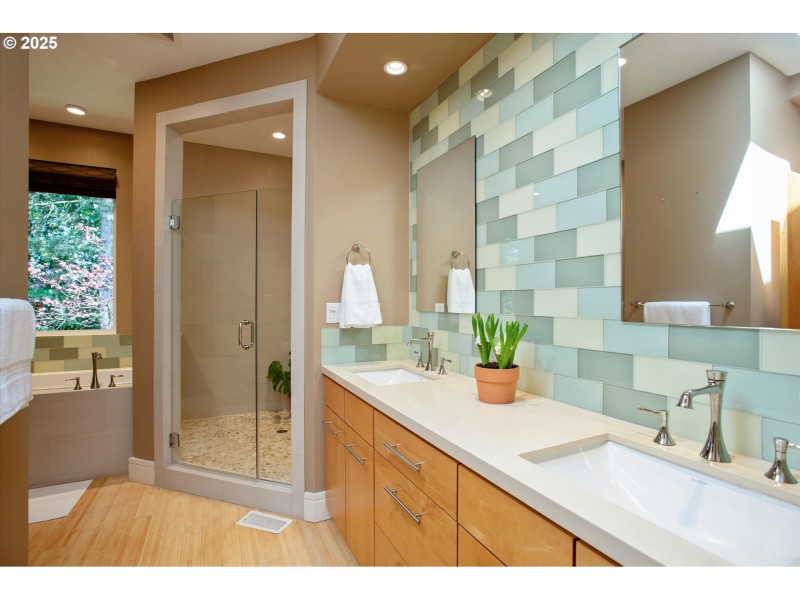 Owner's Suite Bathroom