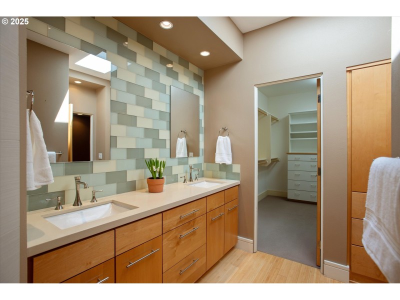 Owner's Suite Bathroom