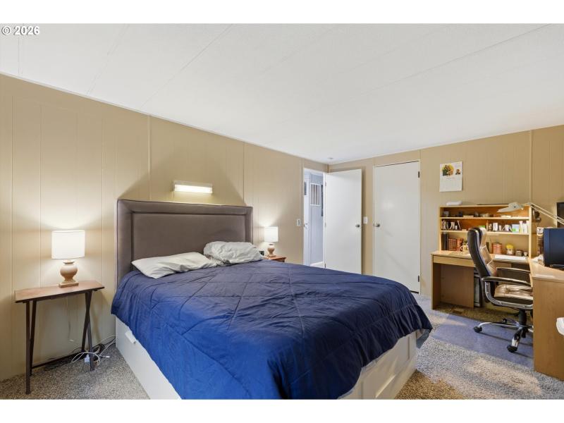 Bedroom, Primary