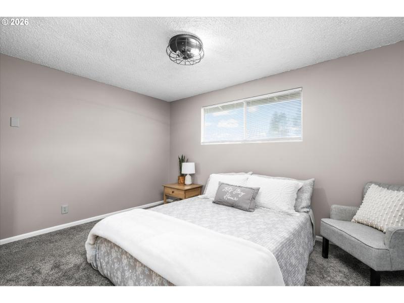 Bedroom, Primary
