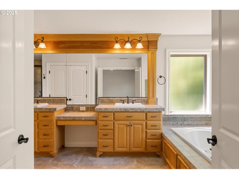 Owner's Suite Bathroom