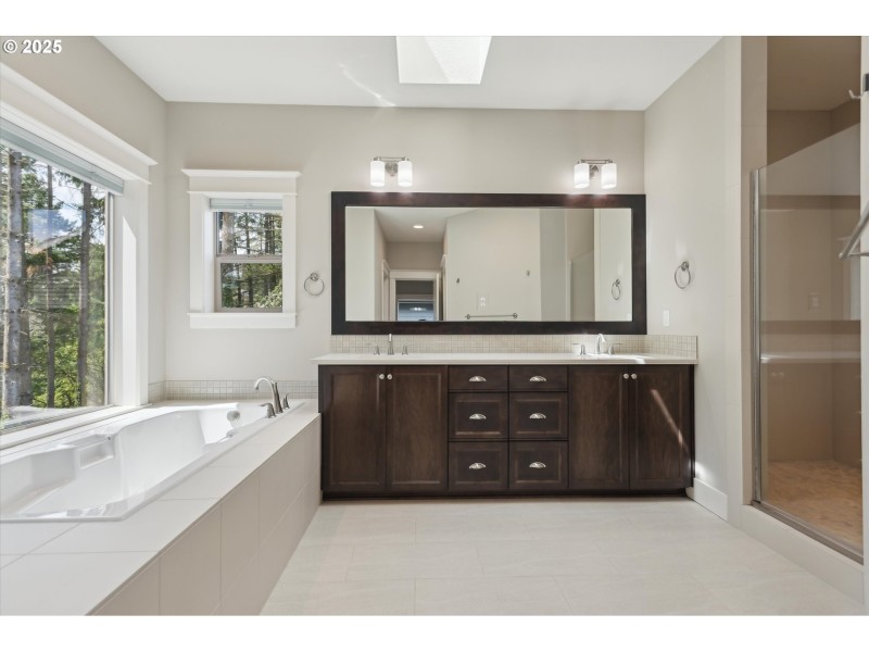 Bedroom, Owner's Suite